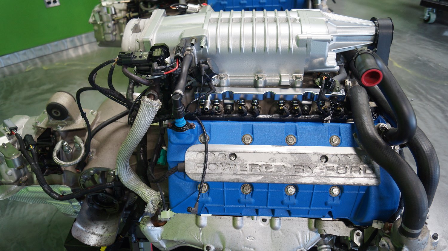 2005 Ford GT 40 Super Car Engine